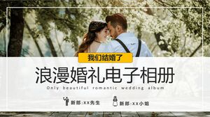 Modello PPT per album elettronico di nozze romantiche con sfondo fotografico di matrimonio intimo