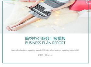 Modelo de ppt de relatório geral de negócios pequeno e minimalista com fundo branco fresco