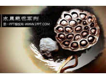 เทมเพลต PPT สไตล์จีนคลาสสิกของพื้นหลังดอกบัวหมึกบัว (2)