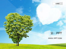 Langit biru, awan putih, pohon hijau, template PPT gaya alami