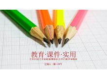 Latar belakang pensil warna pelatihan guru kelas terbuka template PPT